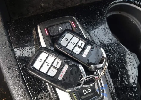 2021 Honda Passport Awd Touring z USA, uszkodzony, nr VIN 5FNYF8H99MB024033